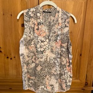 Tahari medium peach and graph sleeveless blouse.